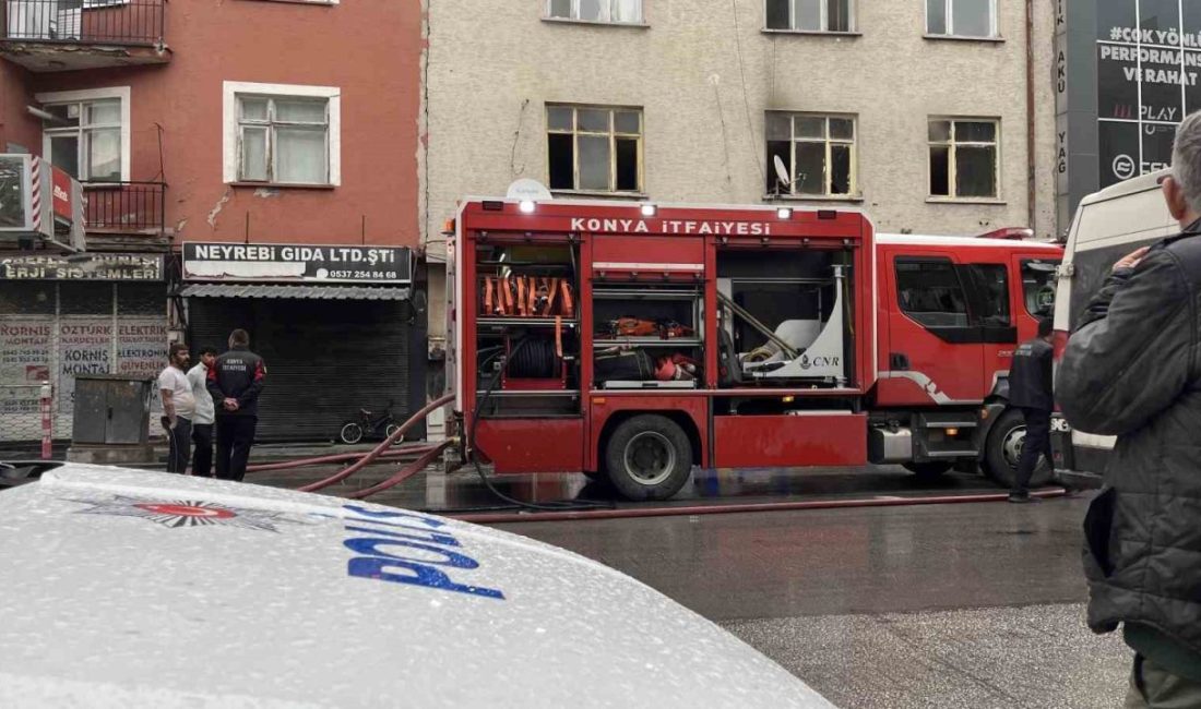 Konya’da 3 katlı bir binanın birinci katında çıkan yangın paniğe