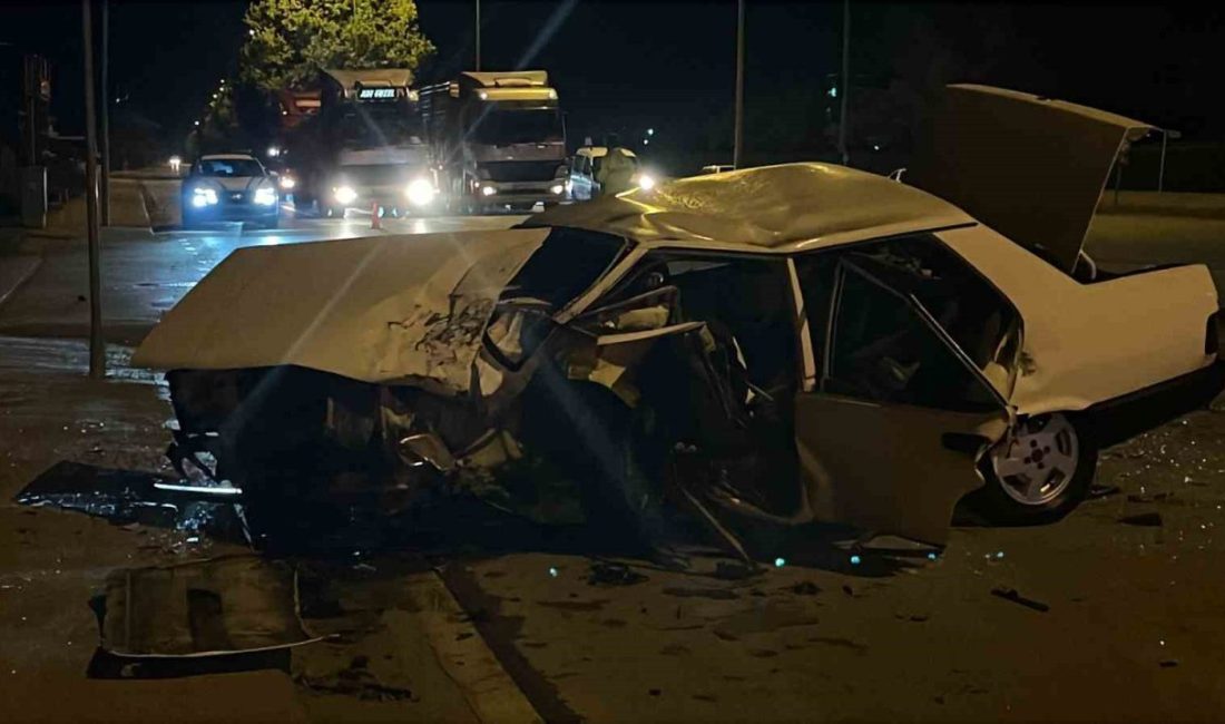 Konya’da 2 otomobilin çarpışması sonucu meydana gelen kazada 5 kişi