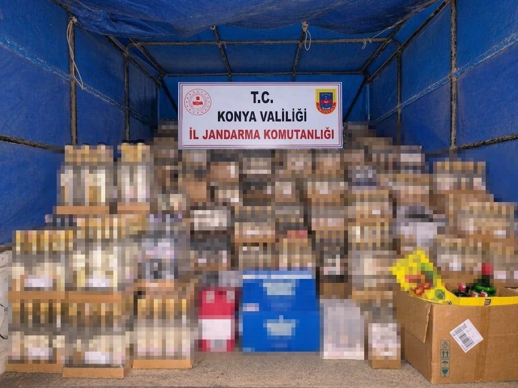 Konya’da jandarma ekiplerinin 15 günlük çalışmasında kaçak sigara, tütün ürünleri