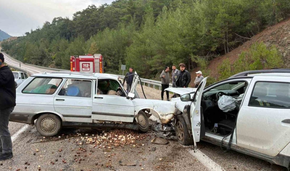 Adana’nın Kozan ilçesinde iki otomobilin çarpıştığı kazada ağır yaralanan sürücü