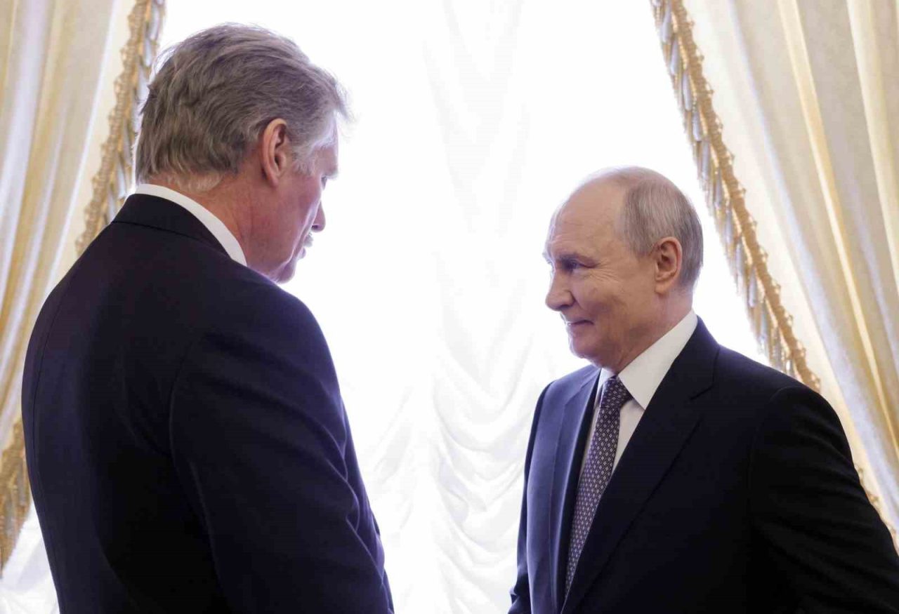 Kremlin Sarayı Sözcüsü Dmitriy Peskov, Rus dizelini taşıyan ilk tankerin