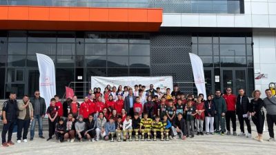 Bayburt’ta düzenlenen ’Okul Sporları Kros İl Birinciliği’ müsabakaları tamamlandı. Küçükler,