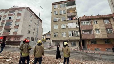 Küçükçekmece’de, bir dairenin banyosundaki fayanslardaki çatlama ve binada çatlama sesleri