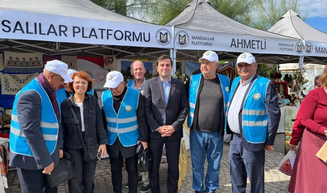 İzmir Bornova’da düzenlenen ve Manisa’nın 17 ilçesinin tanıtıldığı organizasyonda Kula