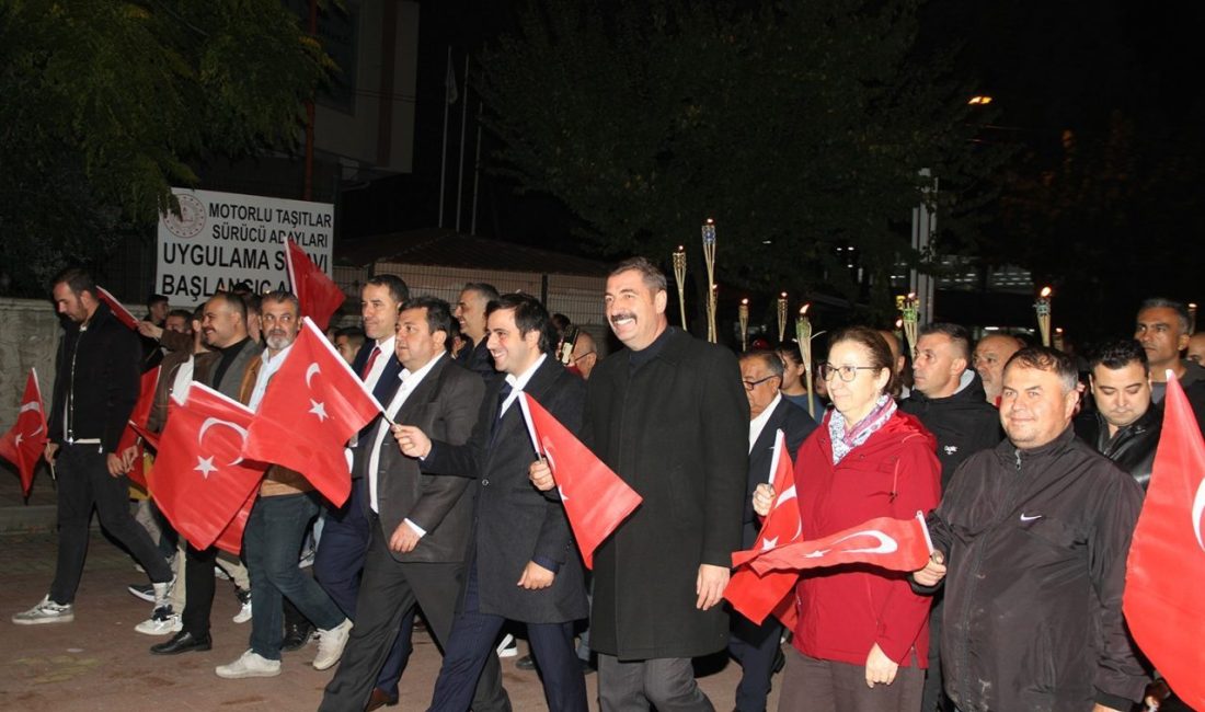 Manisa’nın Kula ilçesinde, 29 Ekim Cumhuriyet Bayramı kutlamaları kapsamında düzenlenen