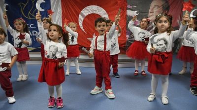 Kuşadası Belediyesi Çocuk Gelişim Merkezi’nde eğitim gören 36-60 aylık çocuklar,