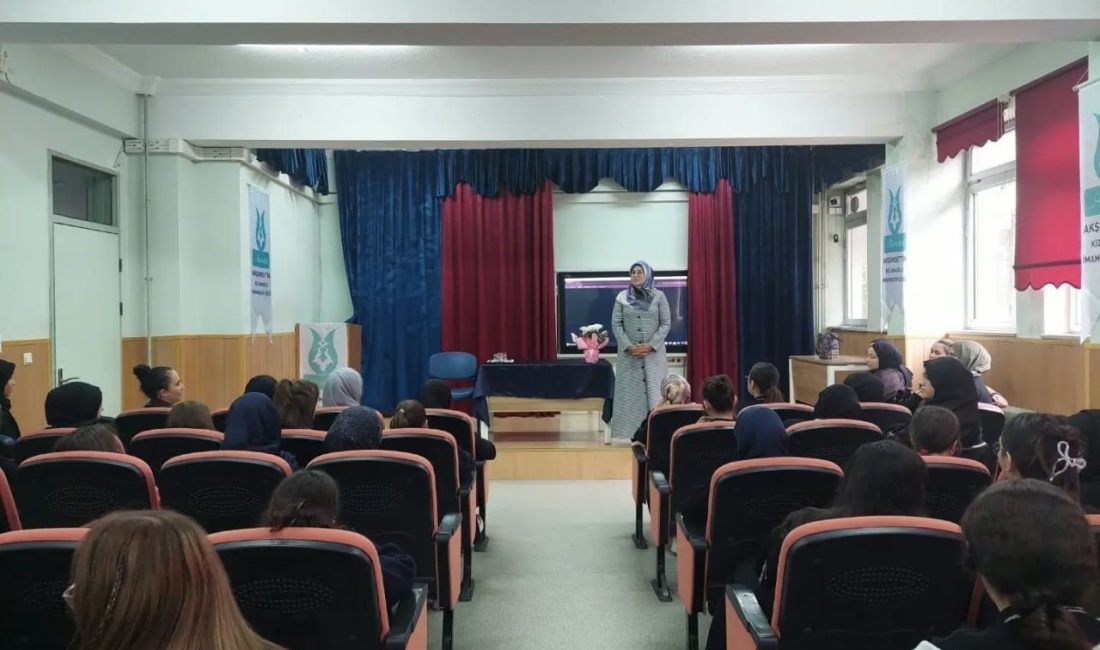 Kütahya Akşemsettin Kız Anadolu İmam Hatip Lisesi’nde düzenlenen “Peygamberimiz ve