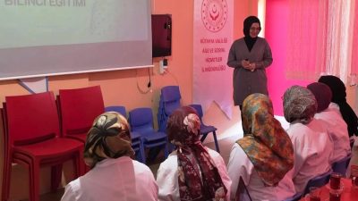 Kütahya’da özel bakımevi ve kreş personeline yönelik düzenlenen eğitimlerde, bilinçli