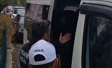 Kütahya’da polisin dur ihtarına uymayan servis sürücüsü aracı terk ederek