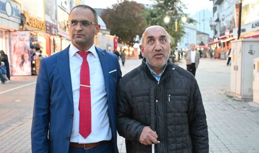 Kütahya’da sarı çizgili kılavuz yolların araçlar, reklam tabelaları ve esnaf