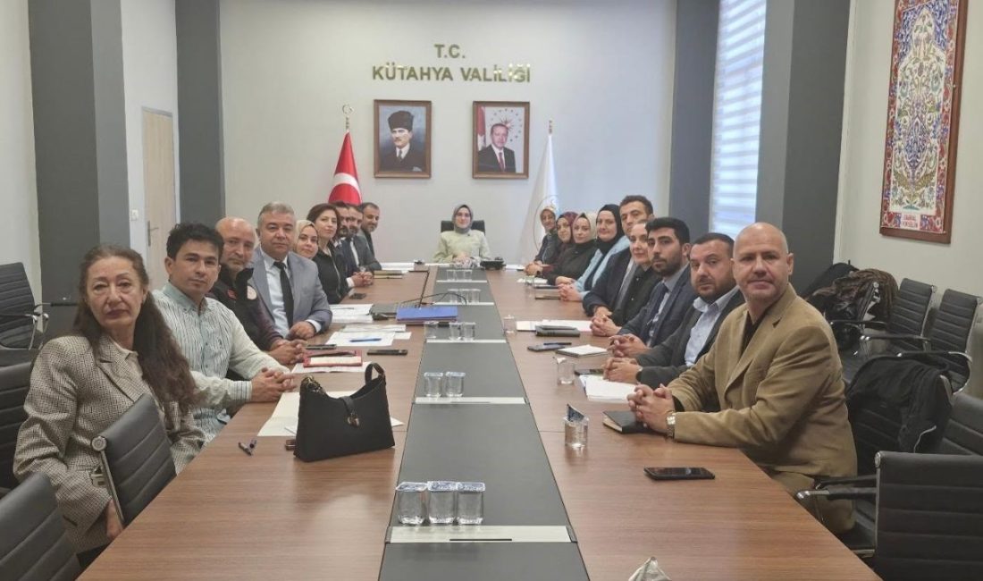 Kütahya’da II. Ulusal Otizm Eylem Planı kapsamında yürütülen çalışmalar değerlendirilirken
