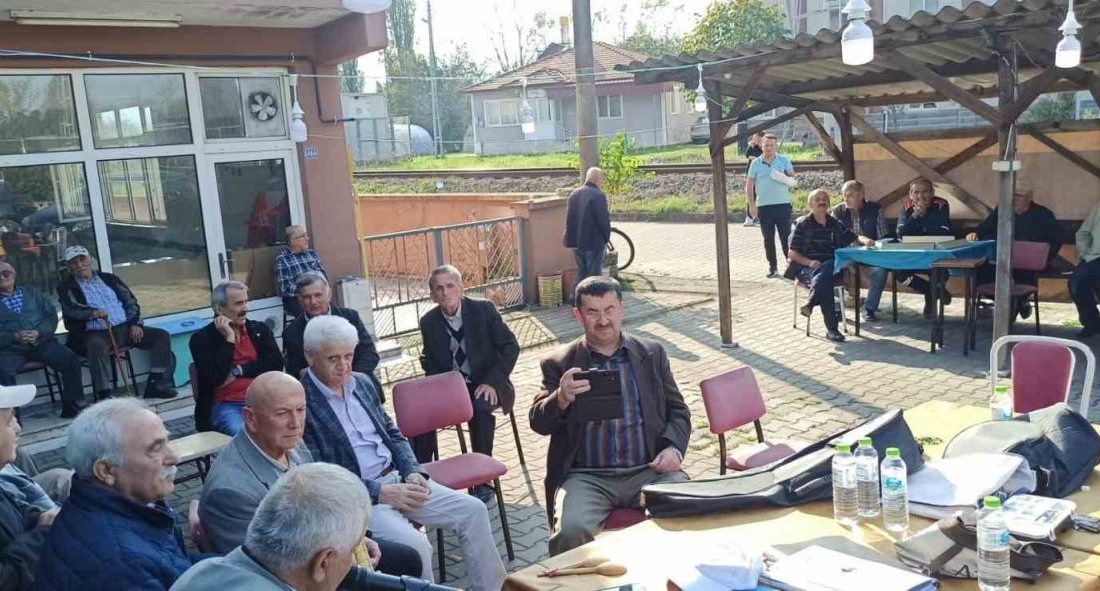 Çaycuma’da düzenlenen halk konserinde mahalli sanatçılar bir araya geldi. Zonguldak’ın