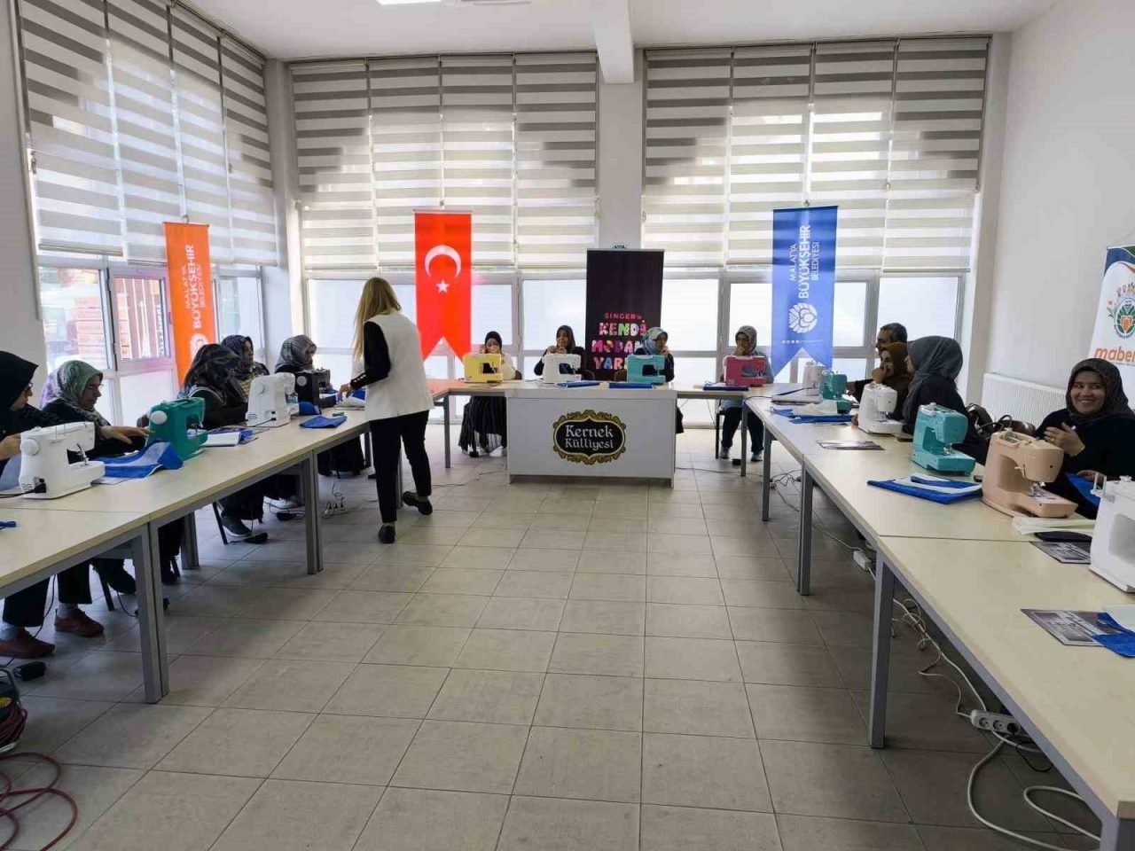 Malatya Büyükşehir Belediyesi, kadınların mesleki becerilerini geliştirmek, üretime katılımlarını desteklemek