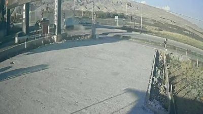 Malatya’da minibüs ile otomobilin çarpışması sonucu 1’i ağır 3 kişinin