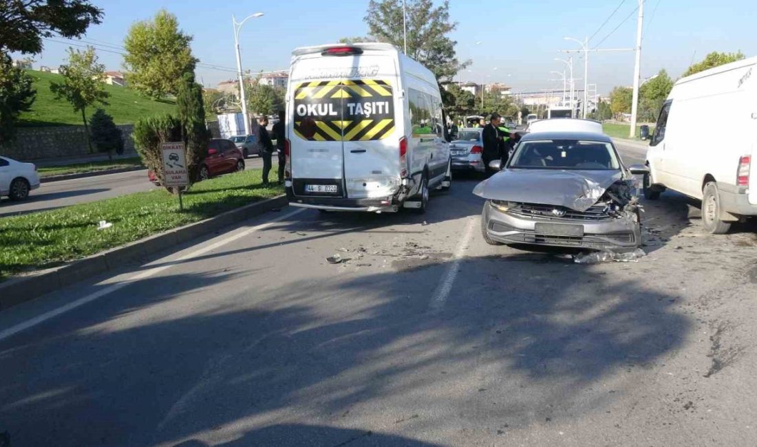 Malatya’da 6 aracın karıştığı zincirleme trafik kazasında 3 kişi yaralandı.