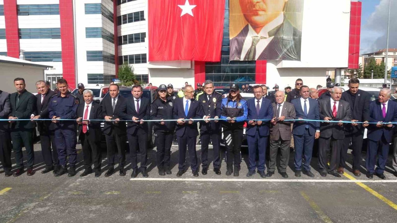Malatya’da İl Emniyet Müdürlüğü’ne tahsis edilen yeni hizmet araçları, düzenlenen