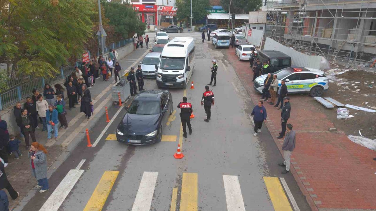 Malatya’da öğrencilerin güvenli bir ortamda eğitimlerini sürdürebilmeleri amacıyla okul çevrelerinde