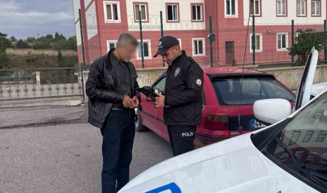 Malatya’da öğrencilerin güvenliğini sağlamak amacıyla okul ve yurt çevrelerinde gerçekleştirilen