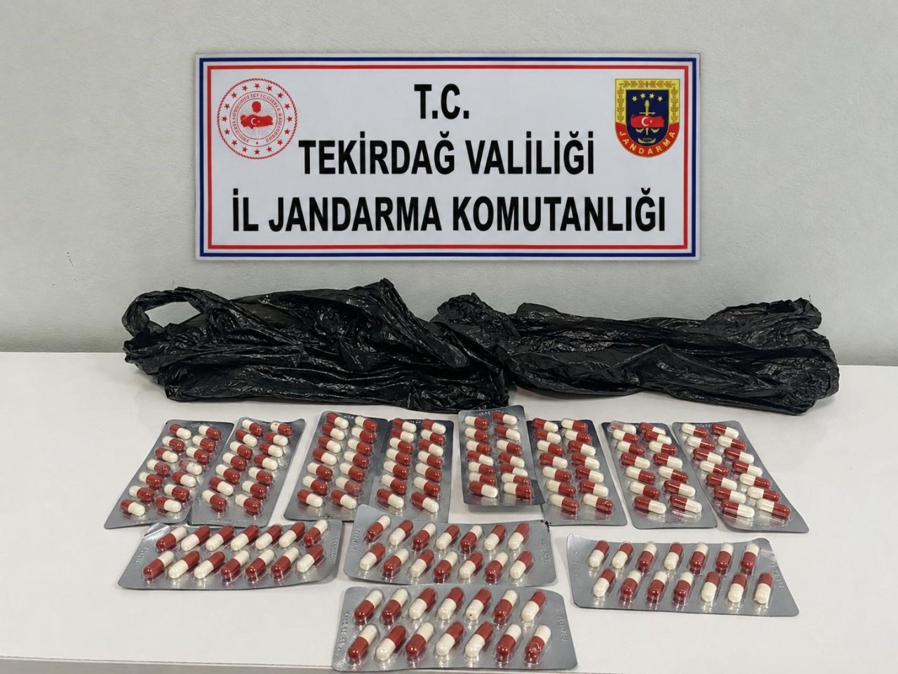 Tekirdağ’ın Malkara ilçesinde jandarma Komutanlığı Suç Araştırma Timince (JASAT) düzenlenen