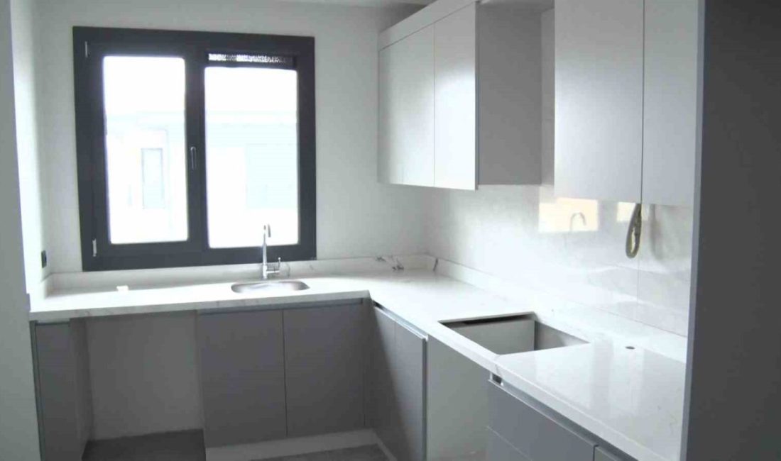 Maltepe Cevizli’de çöken ve ardından yıkılan Kardeşler Apartmanı ve çevresindeki