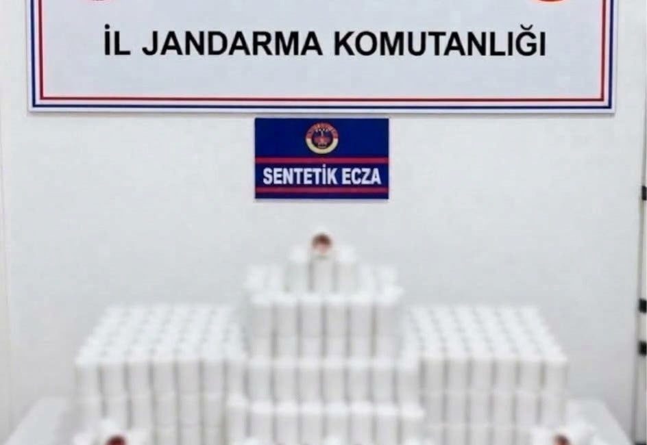 Manisa’nın Şehzadeler ilçesinde jandarma ekiplerince bir adrese düzenlenen operasyonda 42