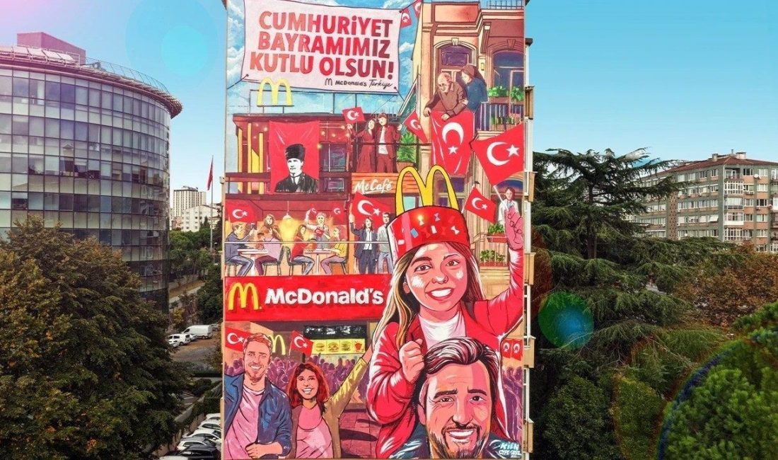 McDonald’s Türkiye, Cumhuriyet’in 103. yılını Beşiktaş’ta hayata geçirdiği özel grafiti