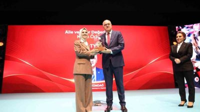 Türkiye Voleybol Federasyonu Başkanı Mehmet Akif Üstündağ, Gebze Ticaret ve