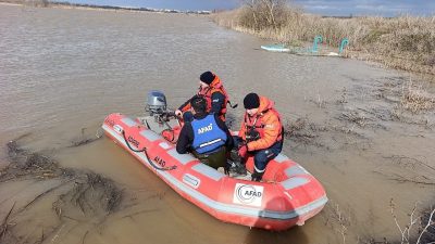 Edirne’de yasa dışı yollarla Yunanistan’a geçmeye çalışırken Meriç Nehri’ndeki bir