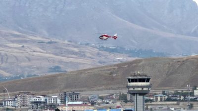 Hakkari’nin derecik ilçesinde metabolik hastalığı olan 3 yaşındaki çocuk ambulans
