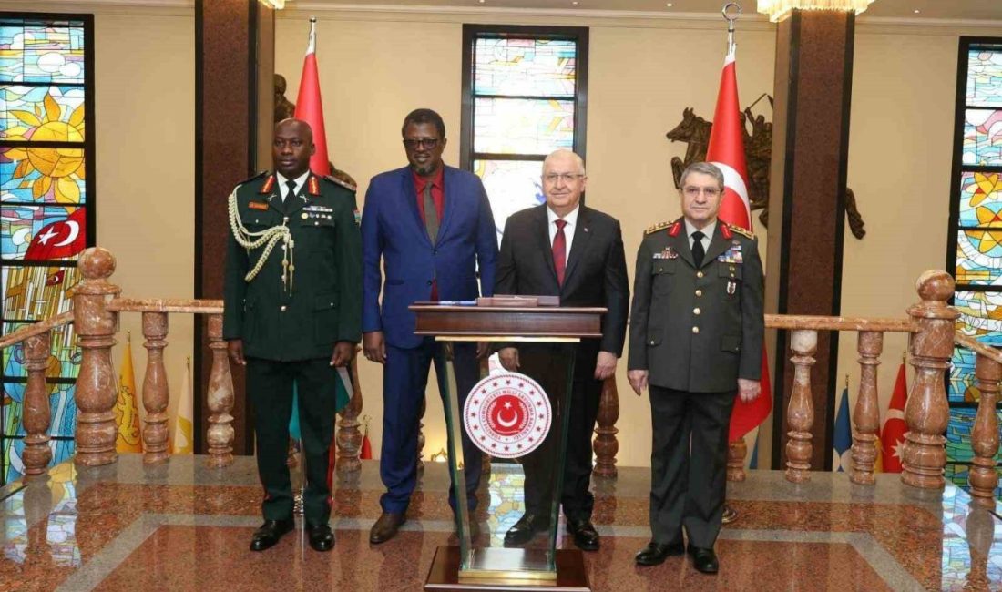 Millî Savunma Bakanı Yaşar Güler, resmî davetlisi olarak Ankara’ya gelen