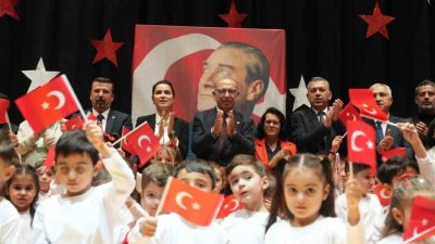 Turgutlu Belediyesi Çocuk Kültür Sanat Merkezlerinde eğitim gören çocuklar, Cumhuriyetin
