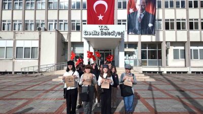 Kütahya’nın Gediz ilçesinde 29 Ekim Cumhuriyet Bayramı kutlamaları renkli ve