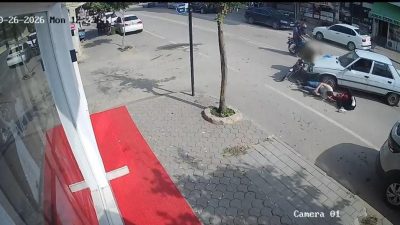 Adana’nın Kozan ilçesinde otomobil ile motosikletin çarpıştığı kazada motosiklet sürücüsü