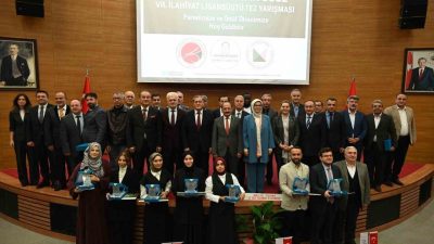 Kastamonu Üniversitesinde düzenlenen Muhammed İhsan Oğuz 7. İlahiyat Lisansüstü Tez