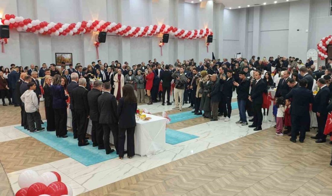 Muş’ta 29 Ekim Cumhuriyet Bayramı’nın 103’üncü yıl dönümü dolayısıyla resepsiyon