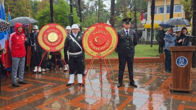 Aydın Nazilli’de Cumhuriyetin ilanının 103. Yılı etkinlikler çelenk sunma töreni