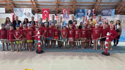 Aydın Nazilli’de çocuklara yüzme öğretmek ve spor alışkanlığı kazandırmak amacıyla