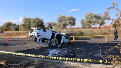 Nevşehir’in Hacıbektaş ilçesinde refüje çarptıktan sonra karşı şeride geçerek takla