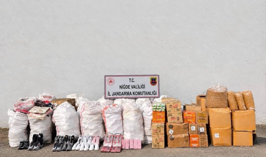 Niğde’de jandarma ekiplerinin bir kargo aracına yönelik gerçekleştirdiği operasyonda, 670