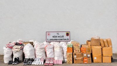 Niğde’de jandarma ekiplerinin bir kargo aracına yönelik gerçekleştirdiği operasyonda, 670