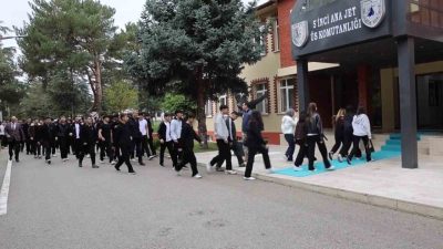 Samsun ve Amasya’da eğitim gören öğrenciler, Hava Kuvvetleri Komutanlığına bağlı