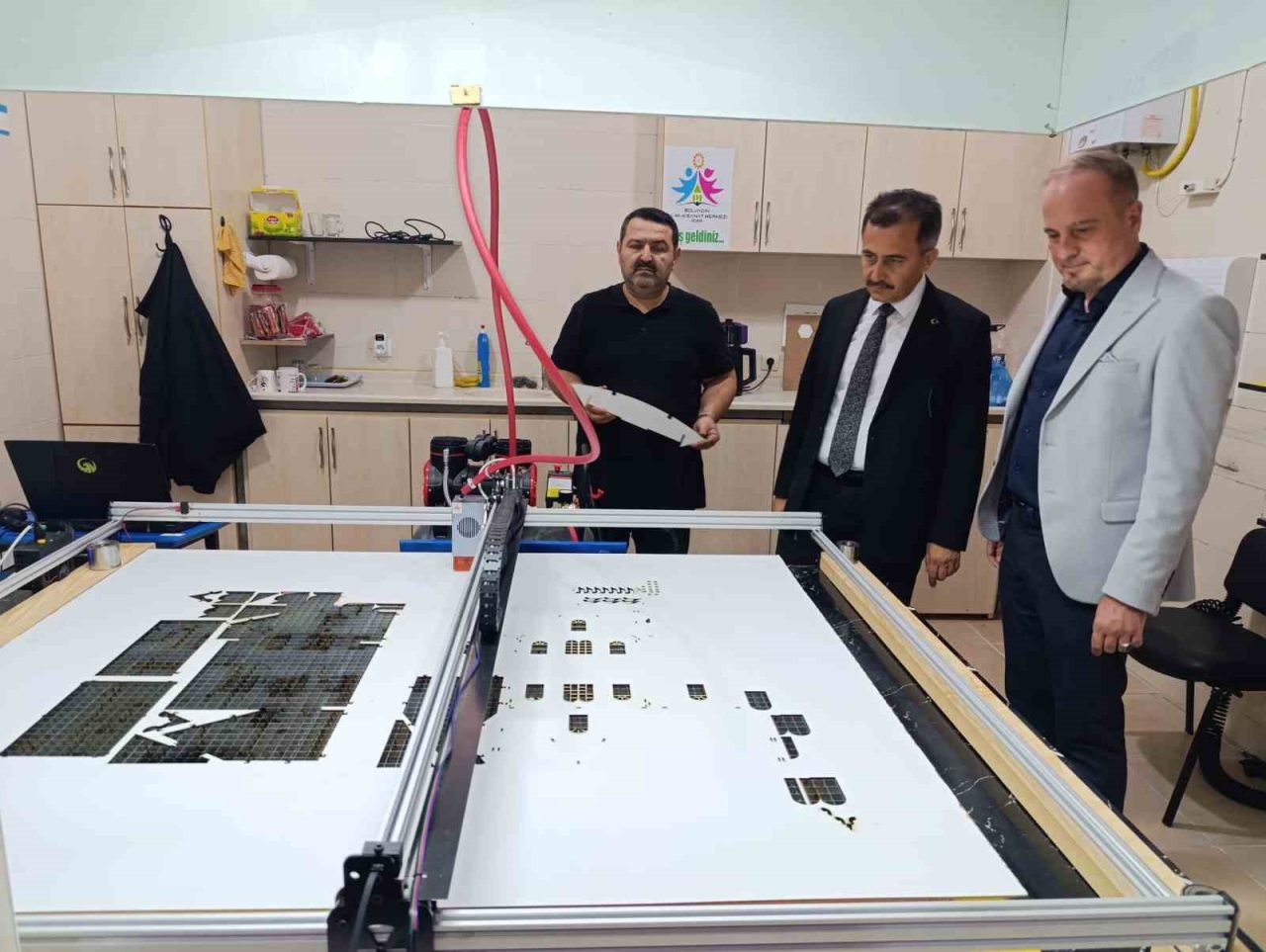 Afyonkarahisar’ın Bolvadin ilçesinde Millî Eğitim Müdürü Mehmet Ali Keleş’in öncülüğünde