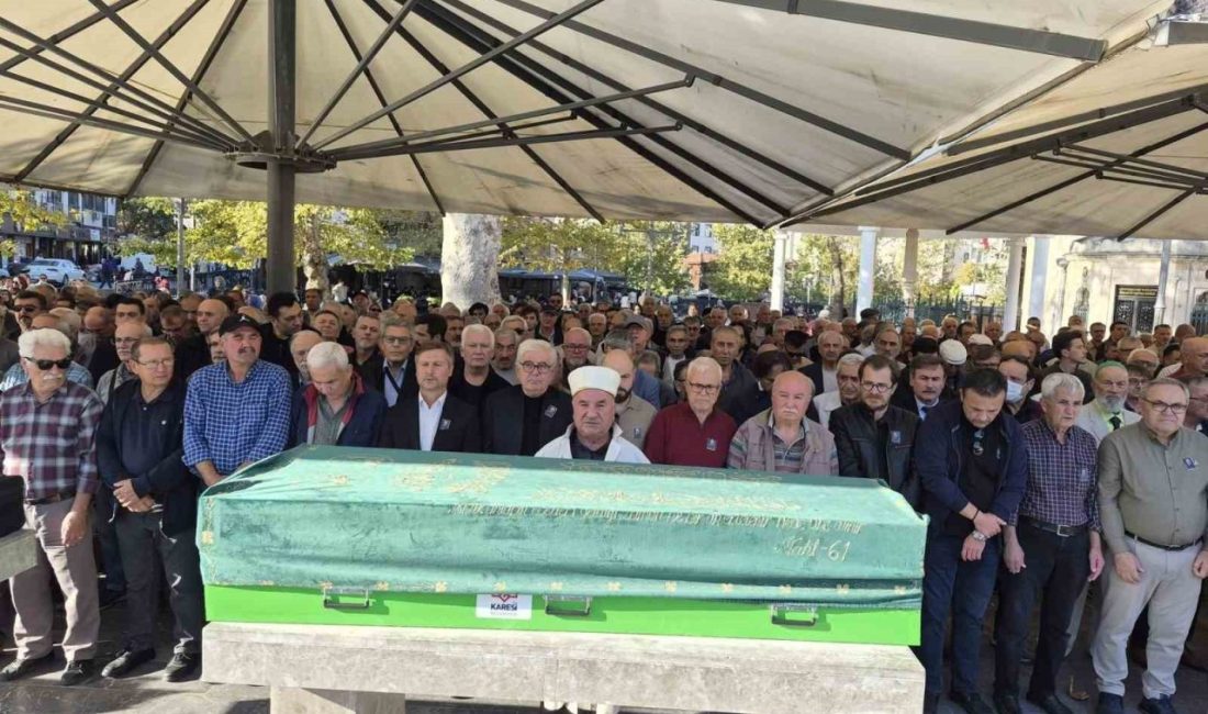 Balıkesirli öğretmen ve yazar Mustafa Keser, tatil için gittiği Burhaniye’de