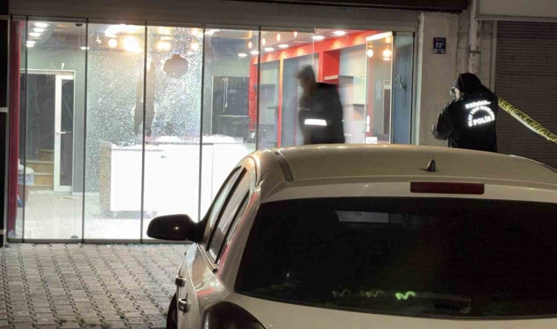 Kayseri’nin Kocasinan ilçesinde dün kiralanan çiçekçi dükkanı, 2 motosikletle gelen