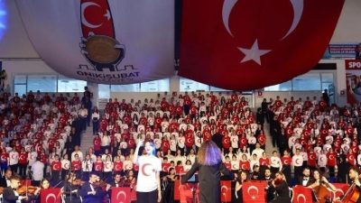 Kahramanmaraş’ın Onikişubat ilçesinde 29 Ekim Cumhuriyet Bayramı dolayısıyla bin 300