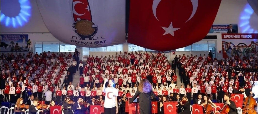 Kahramanmaraş’ın Onikişubat ilçesinde 29 Ekim Cumhuriyet Bayramı dolayısıyla bin 300