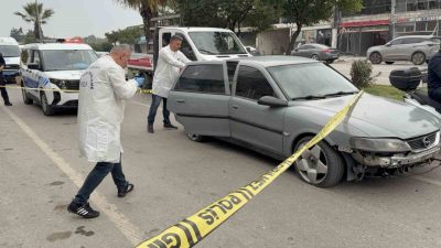 Samsun’un Canik ilçesinde aracının önü kesilen bir kişi bıçaklanarak yaralandı.