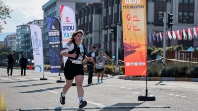 Ordu’da düzenlenen Uluslararası 2. Ordu Yarı Maratonu’nda 8 ülkeden 707