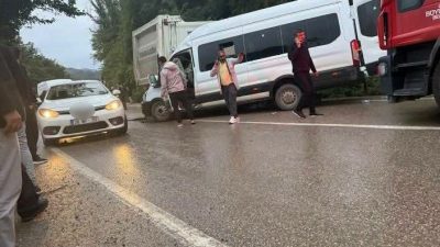 Ordu’da yolcu minibüsü ile kamyonun çarpıştığı kazada 1 kişi hayatını