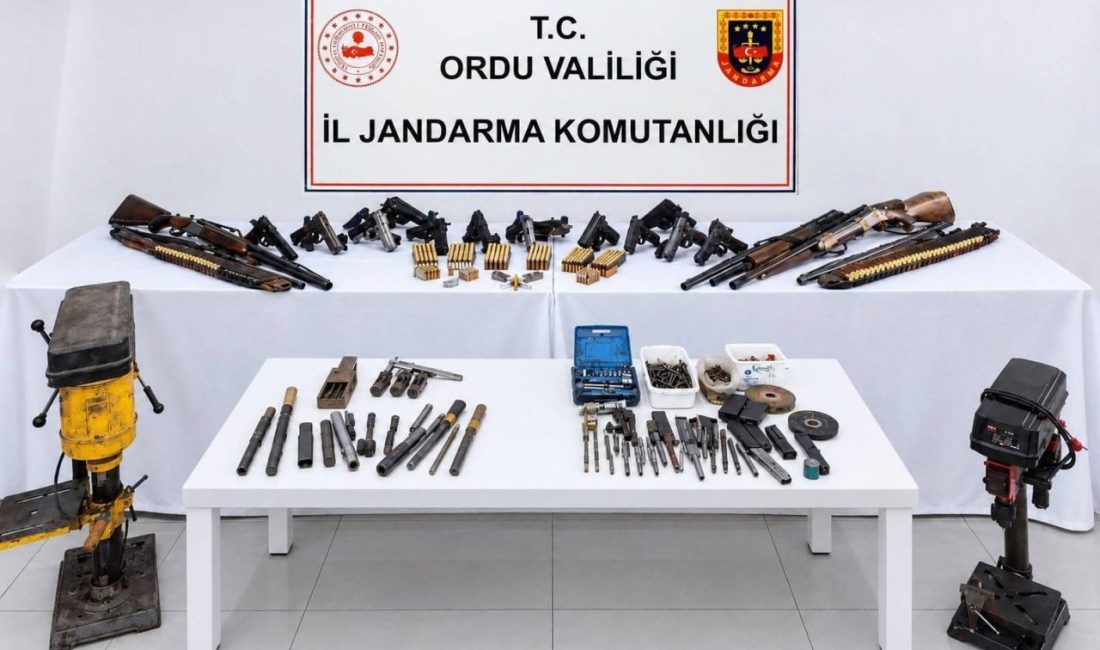 Ordu’nun Ulubey ilçesinde silah ve mühimmat kaçakçılığına yönelik düzenlenen operasyonda